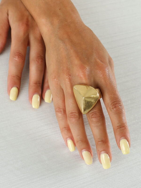 Gold Üçgen Yüzük