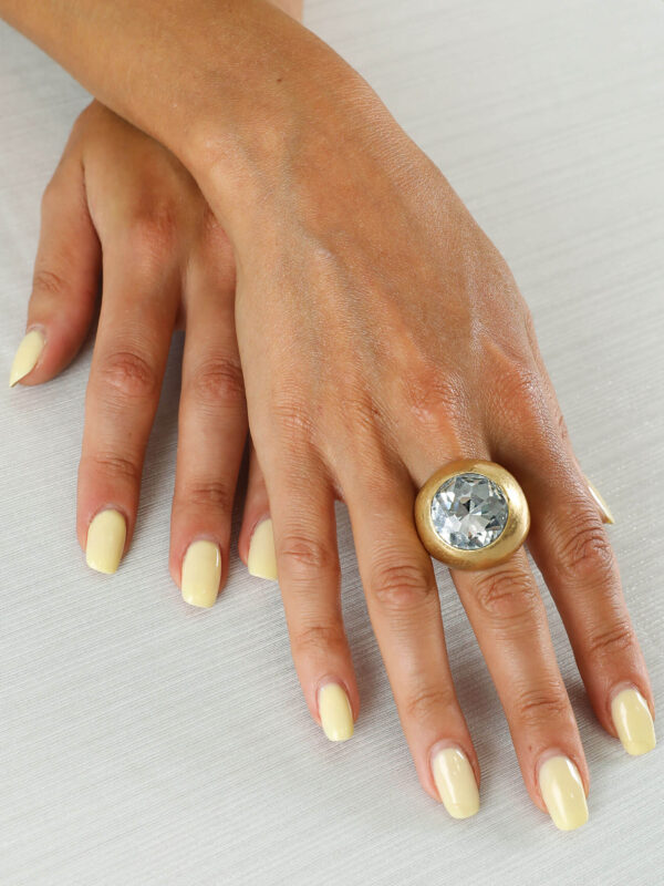 Gold Taşlı Büyük Yüzük