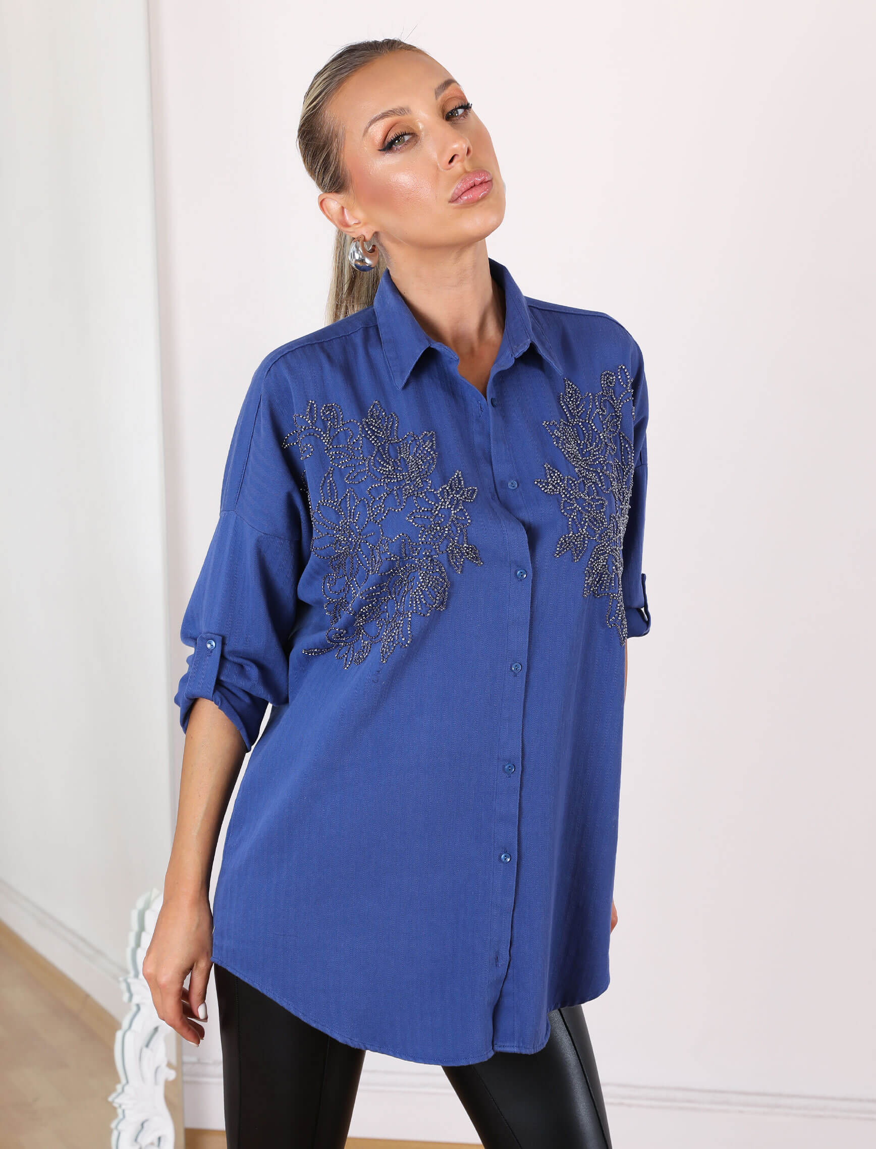 Saksrengi Kum Boncuk İşeleme Gömlek