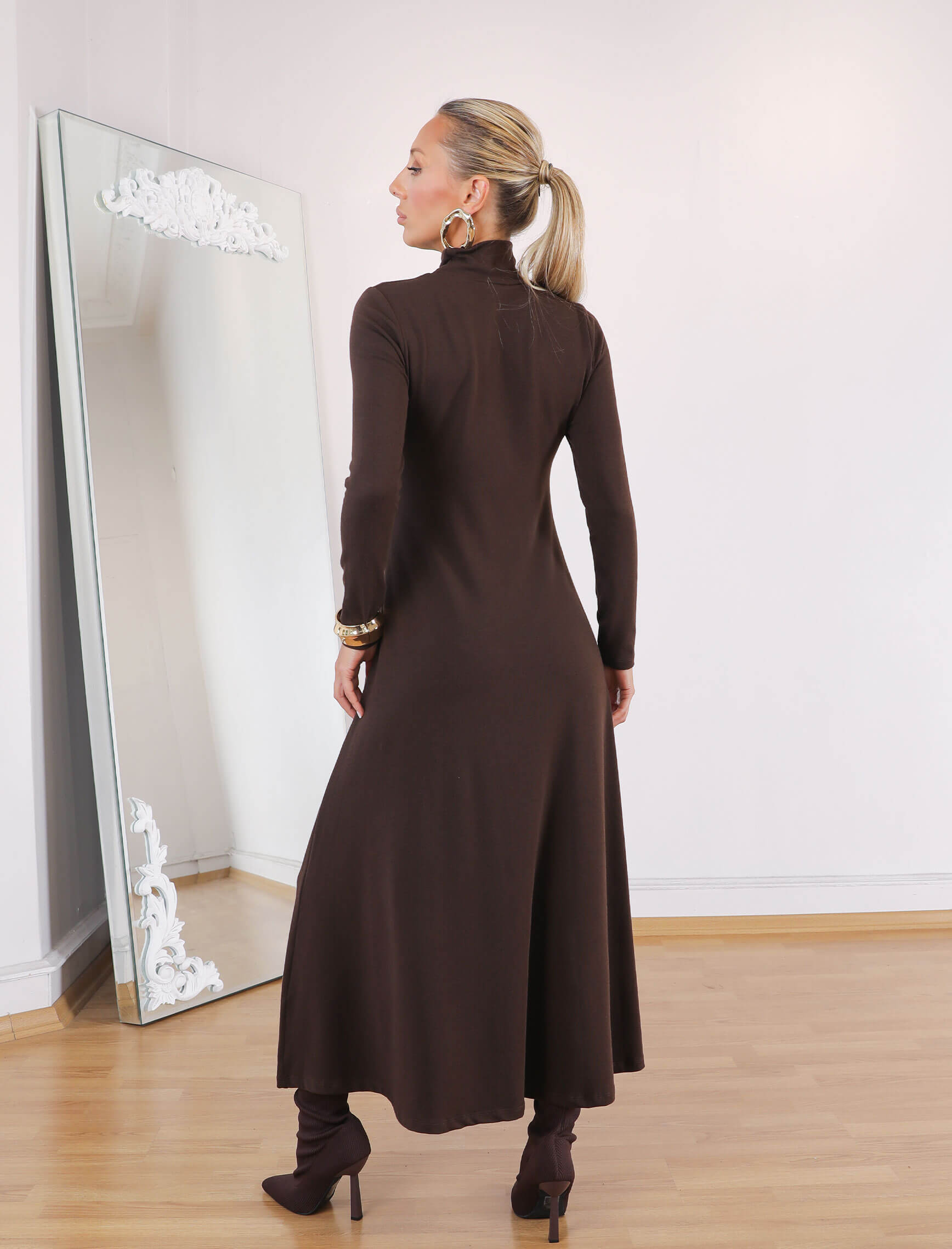 Kahve Boğazlı Yan Yırtmaç Elbise - Görsel 6