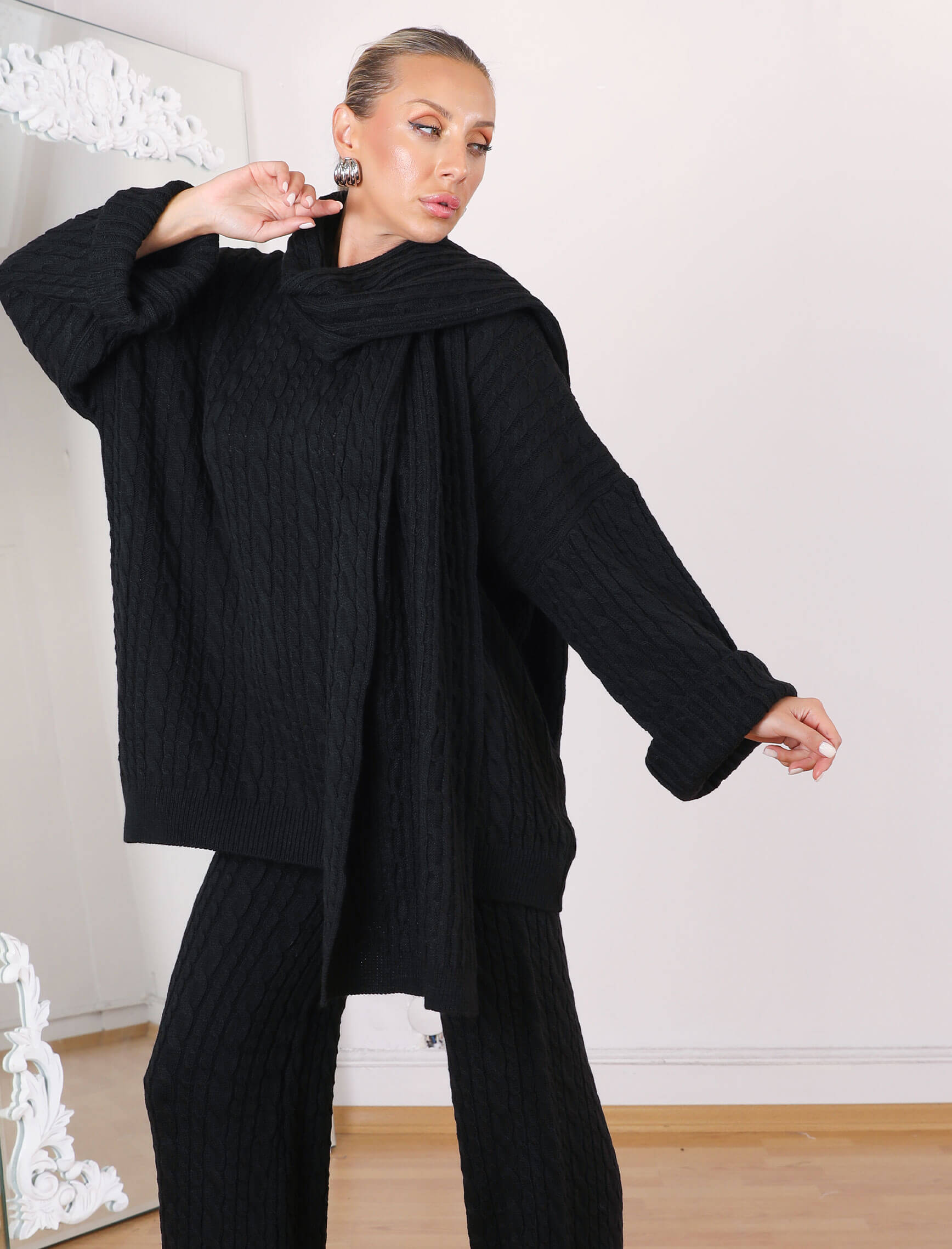 Siyah Saç Örgü Atkılı Takım - Görsel 4