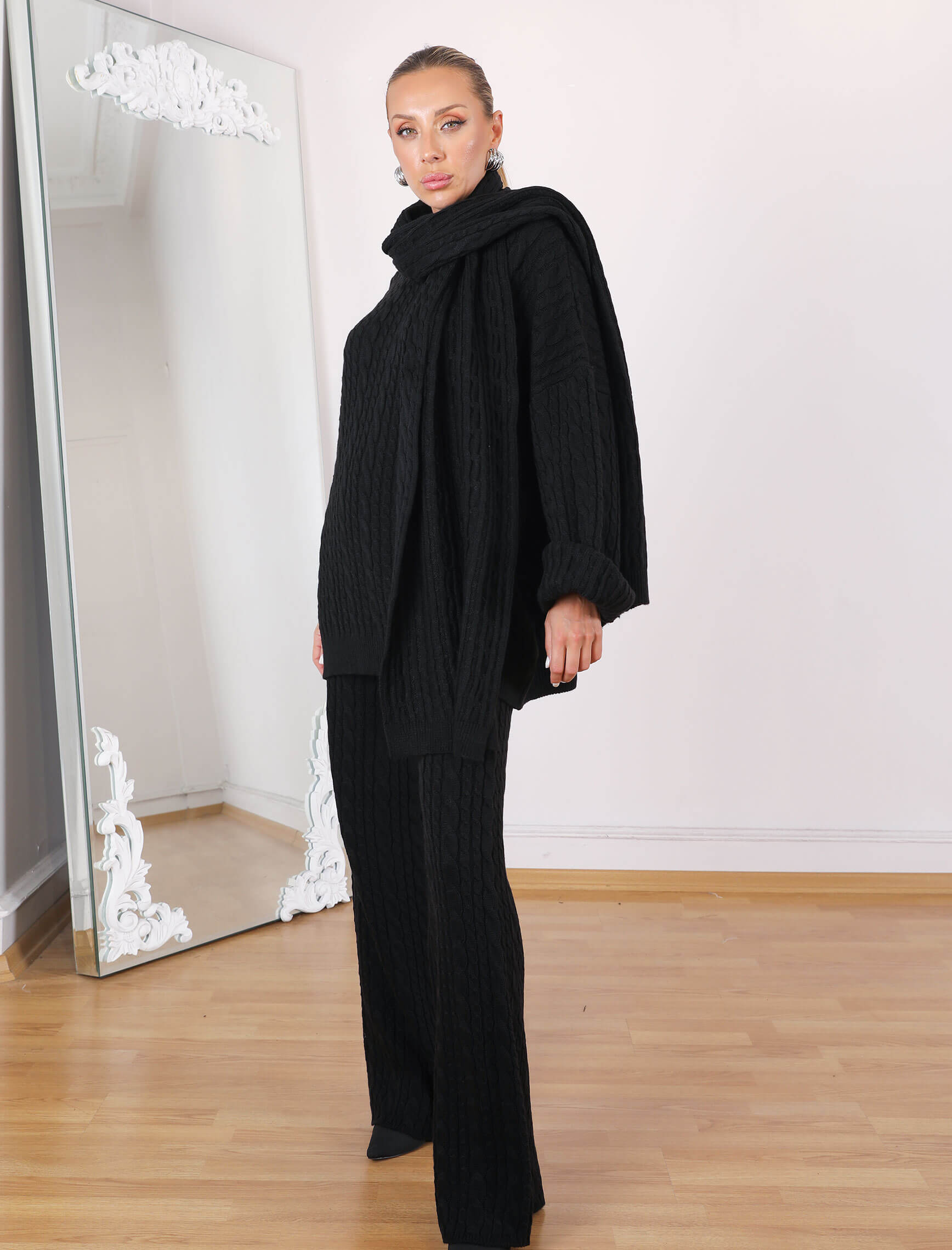 Siyah Saç Örgü Atkılı Takım - Görsel 3