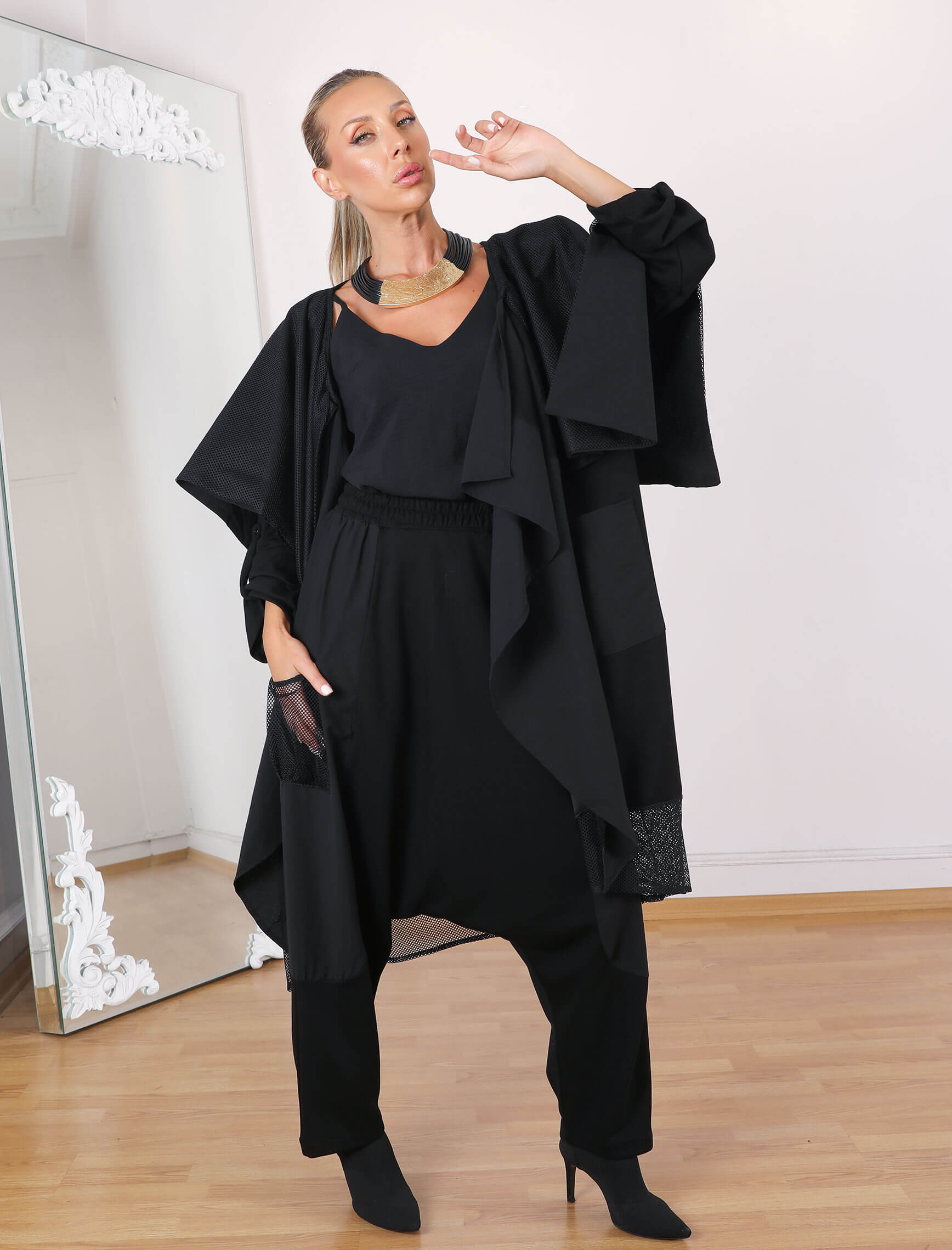 Siyah File Detay Şalvarlı Takım - Görsel 4