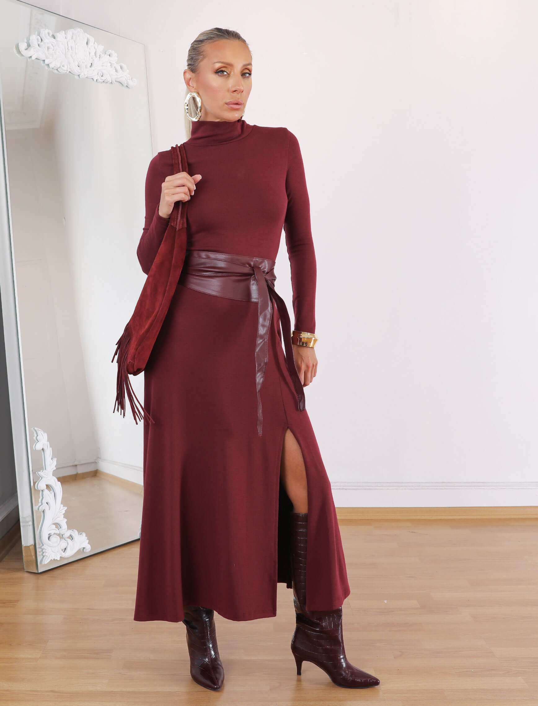 Bordo Boğazlı Yan Yırtmaç Elbise