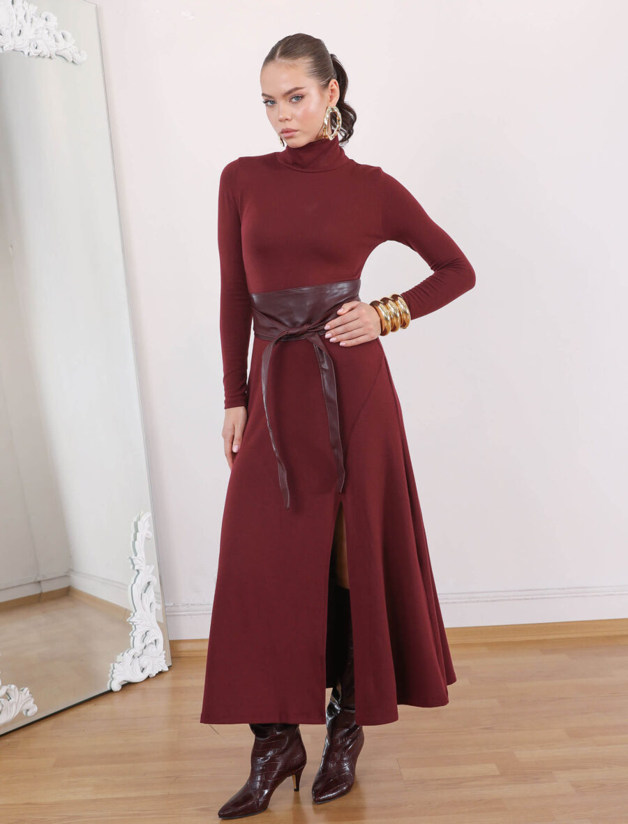 Bordo Boğazlı Yan Yırtmaç Elbise