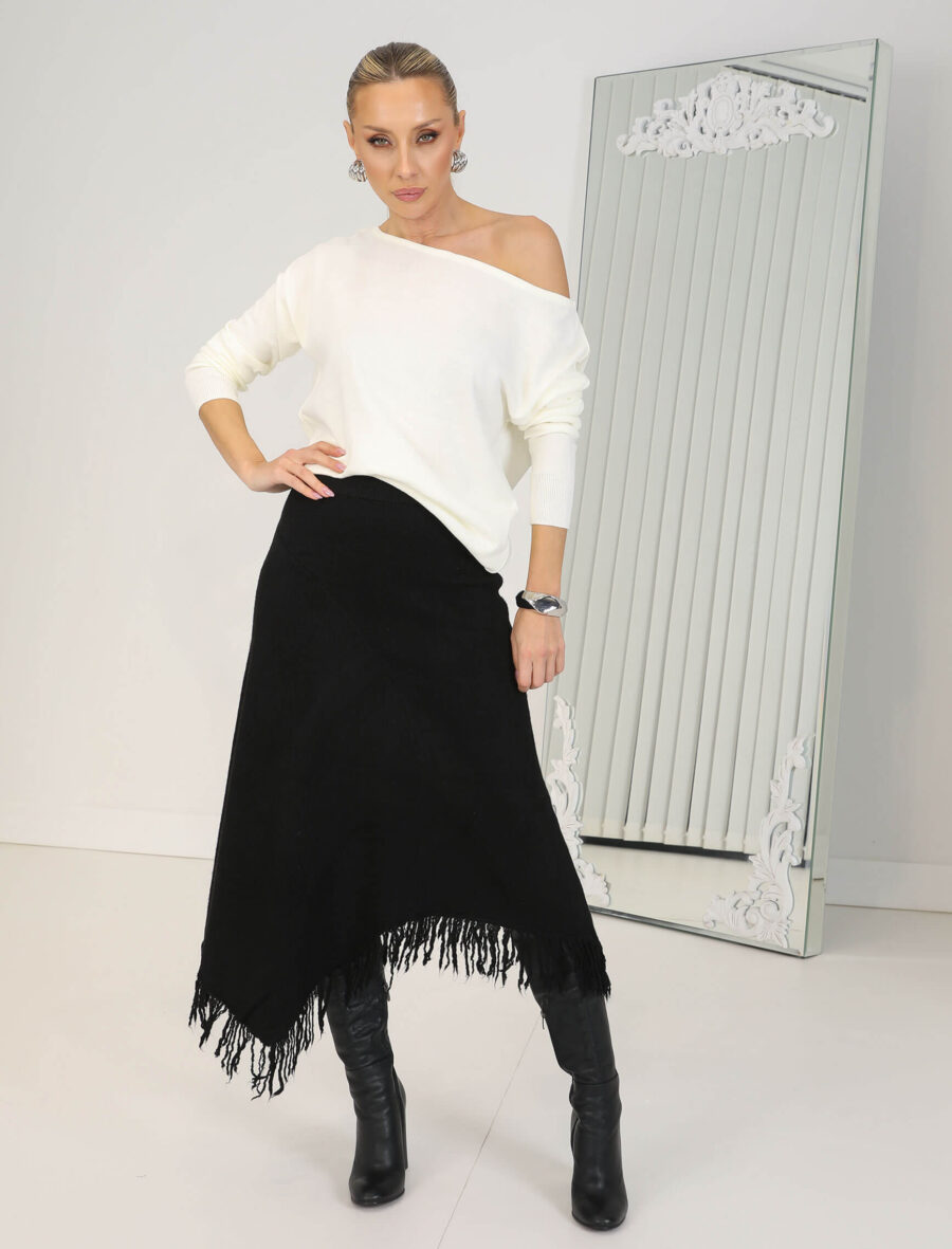 Siyah Asimetrik Saçaklı Triko Etek