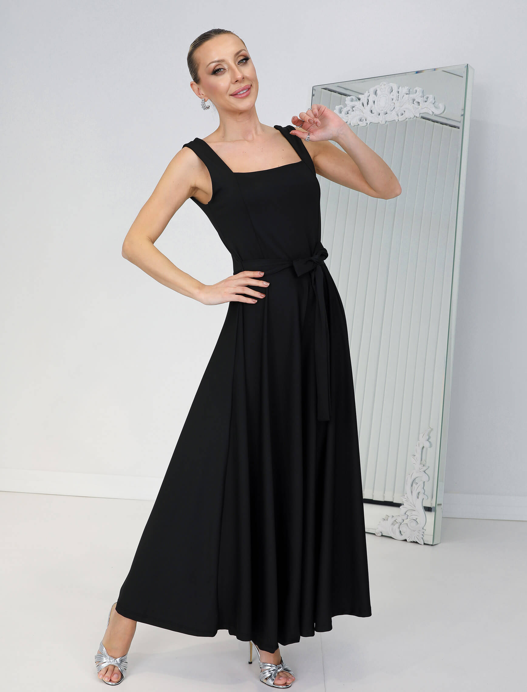 Siyah Monrooe Elbise