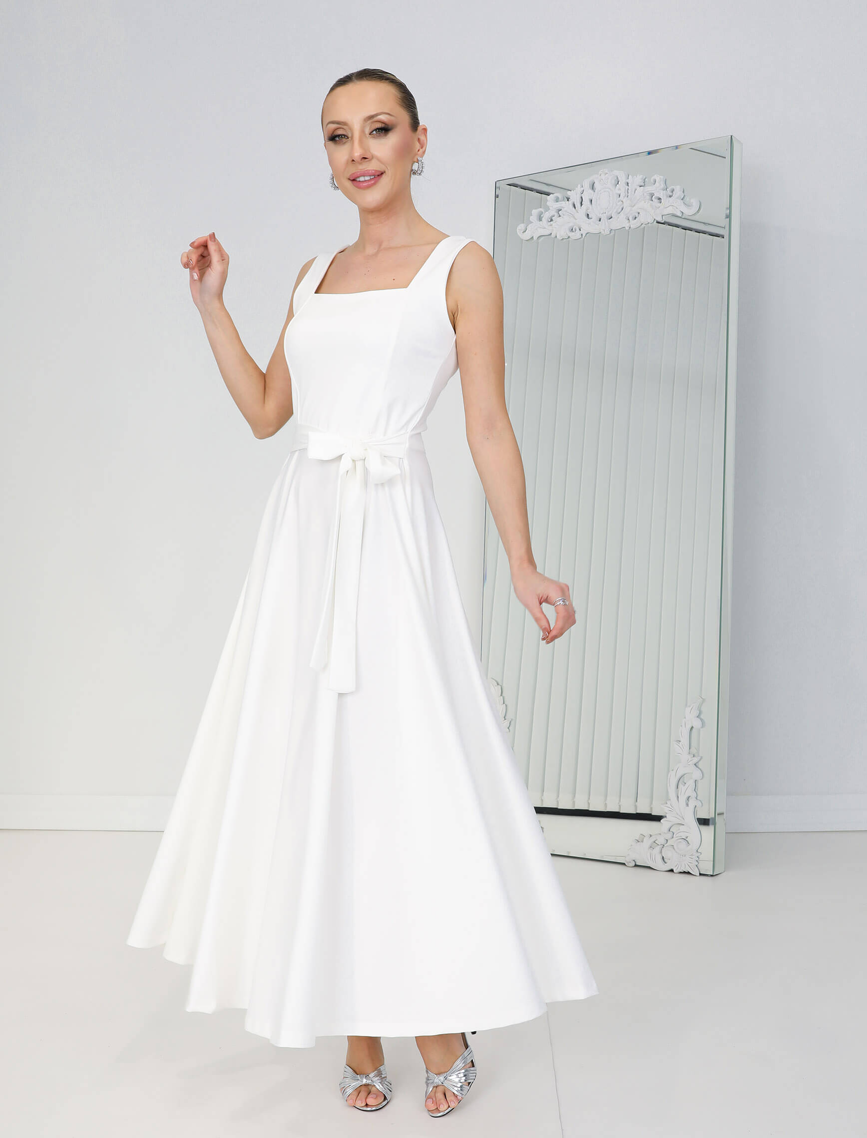 Beyaz Monrooe Elbise