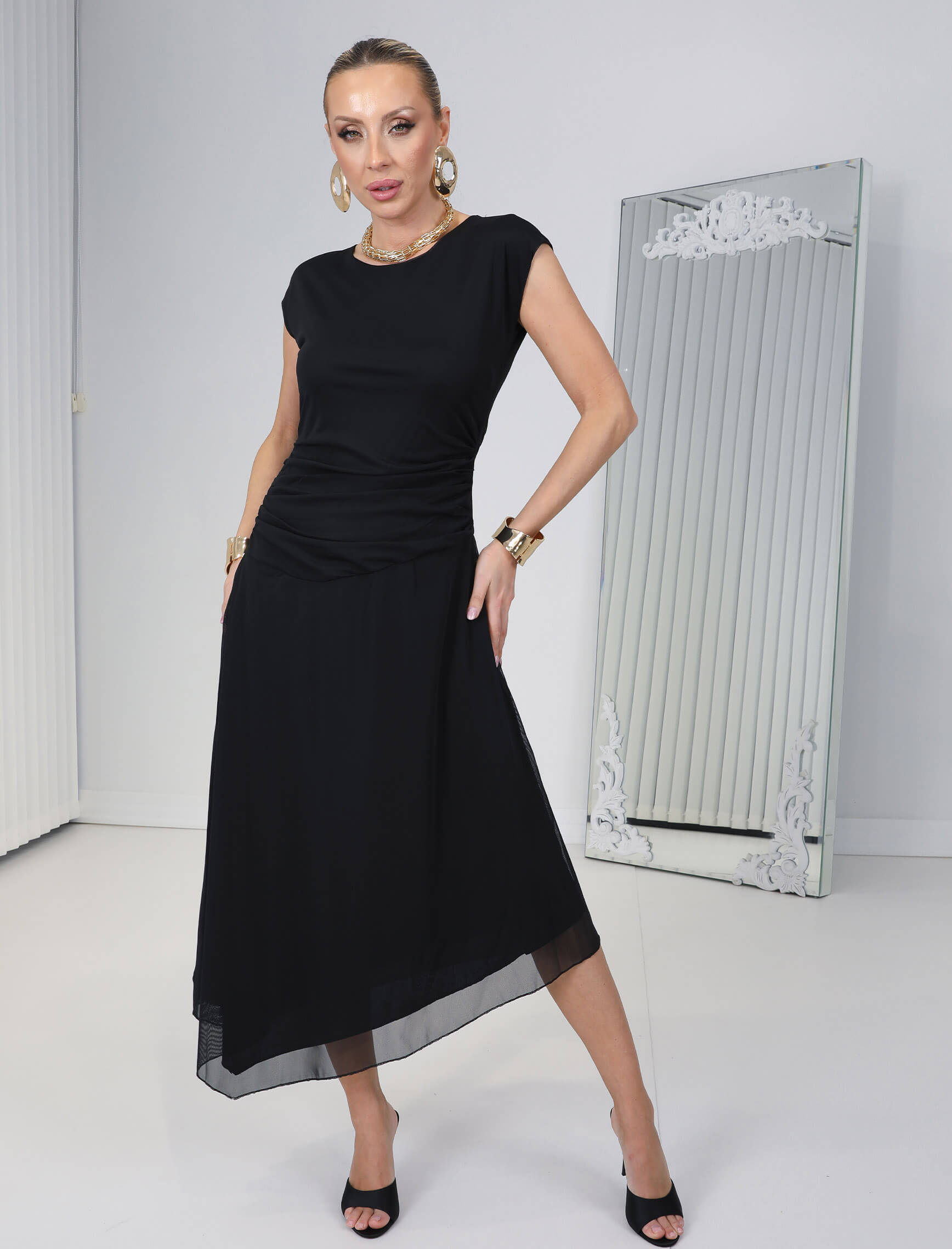 Siyah Tül Asimetrik Etekli Elbise